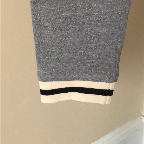 Monrow - Picture 2 of 3